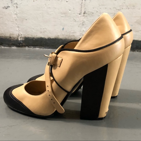 Chanel Runway Two Tone Black Beige Mary Jane Heels - Picture 4 of 17